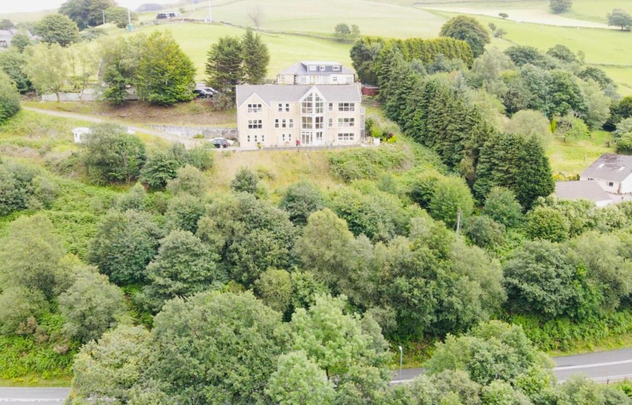 Rowan House Bed Breakfast Main House & Self Contained Self Catering Apartment Cymmer Exterior foto