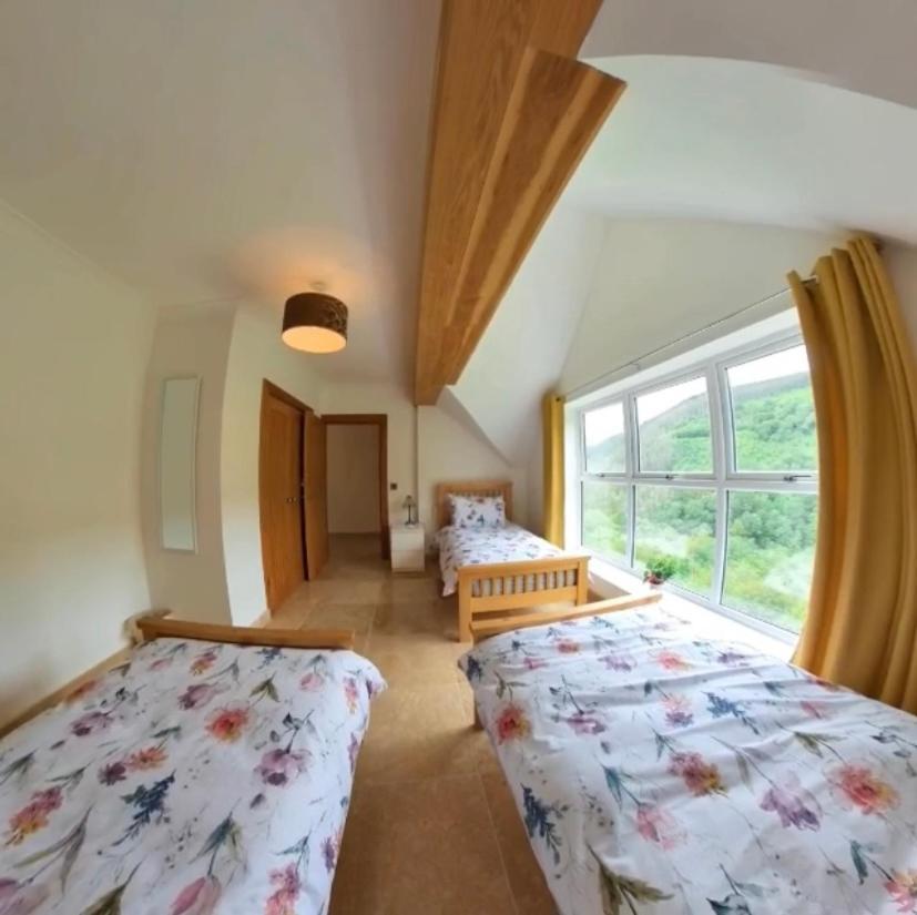 Rowan House Bed Breakfast Main House & Self Contained Self Catering Apartment Cymmer Exterior foto