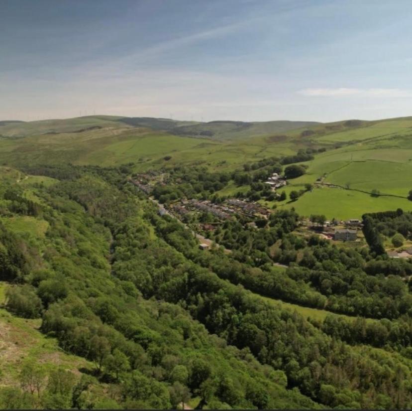 Rowan House Bed Breakfast Main House & Self Contained Self Catering Apartment Cymmer Exterior foto